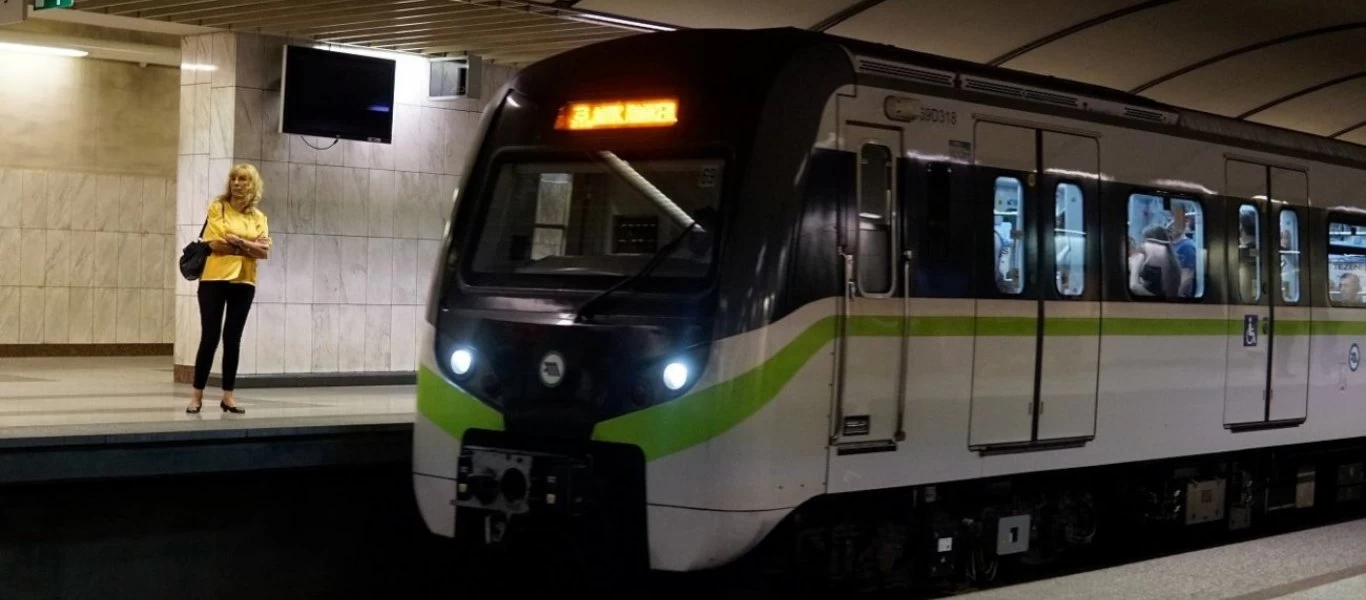 Συναγερμός στο μετρό Συντάγματος: Άντρας έπεσε στις ράγες